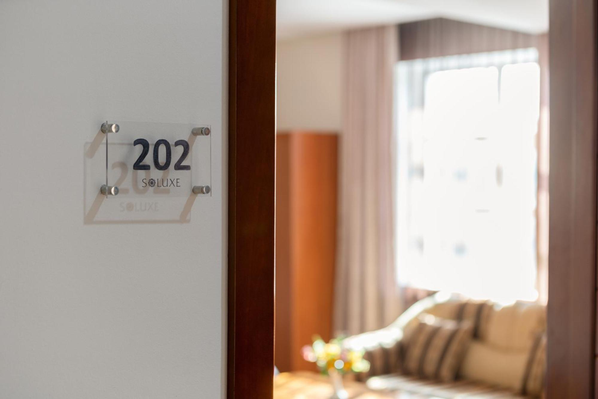 Soluxe Hotel Biskek Kültér fotó
